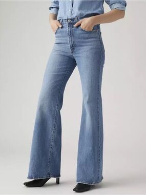 Levi’s Ribcage Bell Jeans